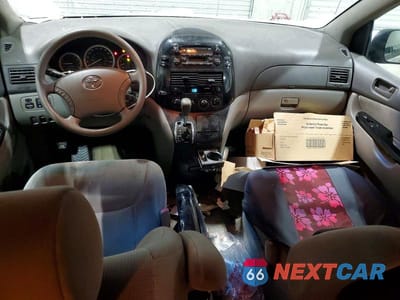 Zdjęcie 8 z 13 samochodu: 2005 TOYOTA SIENNA LE 7 PASSENGER VIN:5TDZA23C45S378218 - miniatura