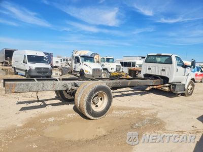Trzecie zdjęcie samochodu z tyłu: 2019 FORD F650 SUPER DUTY TRUCK CAB AND CHASSIS VIN:1FDNF6DC6KDF02434 - miniatura