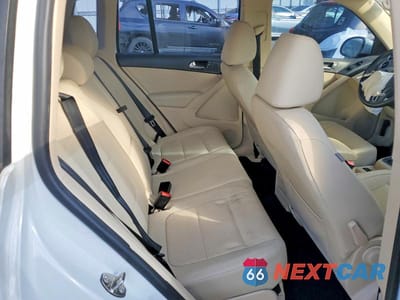 Zdjęcie 11 z 13 samochodu: 2016 VOLKSWAGEN TIGUAN S VIN:WVGAV7AX5GW003604 - miniatura