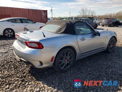 Trzecie zdjęcie samochodu z tyłu: 2019 FIAT 124 SPIDER CLASSICA VIN:JC1NFAEK9K0140942 - miniatura