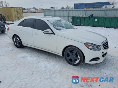 Czwarte zdjęcie samochodu z boku: 2016 MERCEDES-BENZ E 350 4MATIC VIN:WDDHF8JB9GB225733 - miniatura