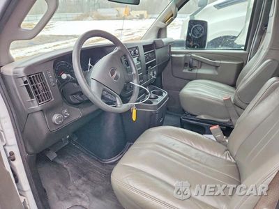 Zdjęcie 8 z 13 samochodu: 2022 GMC G3500 VIN:7GZ37TC70NN007868 - miniatura