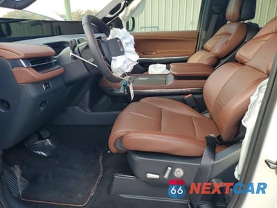 Zdjęcie 7 z 13 samochodu: 2025 LINCOLN NAVIGATOR RESERVE VIN:5LMJJ2LGXSEL15621 - miniatura