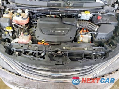 Zdjęcie 12 z 13 samochodu: 2018 CHRYSLER PACIFICA HYBRID LIMITED VIN:2C4RC1N78JR213053 - miniatura