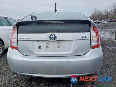 Zdjęcie 6 z 13 samochodu: 2015 TOYOTA PRIUS THREE VIN:JTDKN3DU5F1945943 - miniatura