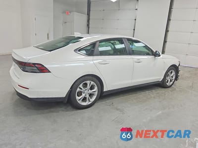 Trzecie zdjęcie samochodu z tyłu: 2025 HONDA ACCORD LX VIN:1HGCY1F23SA034002 - miniatura