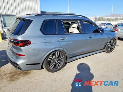 Trzecie zdjęcie samochodu z tyłu: 2023 BMW X7 M60I VIN:5UX33EM06P9M78231 - miniatura