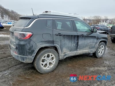 Trzecie zdjęcie samochodu z tyłu: 2024 JEEP COMPASS LATITUDE VIN:3C4NJDBN5RT126597 - miniatura