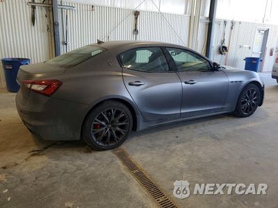 Trzecie zdjęcie samochodu z tyłu: 2020 MASERATI GHIBLI S VIN:ZAM57YTS0L1343768 - miniatura
