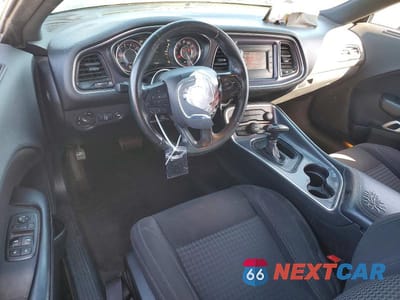 Zdjęcie 8 z 11 samochodu: 2016 DODGE CHALLENGER SXT VIN:2C3CDZAG3GH113596 - miniatura