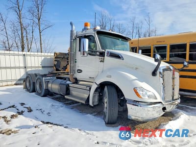 2022 KENWORTH T680 SEMI TRUCK 1XKYD49X9NJ478065 - główne zdjęcie licytacji z USA - miniatura
