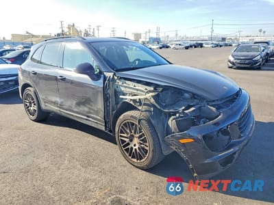 Czwarte zdjęcie samochodu z boku: 2017 PORSCHE CAYENNE SE HYBRID PLATINUM VIN:WP1AE2A21HLA74991 - miniatura