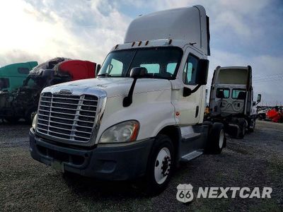 Zdjęcie 9 z 10 samochodu: 2016 FREIGHTLINER CASCADIA 125 SEMI TRUCK VIN:1FUBGEDV7GLHC5750 - miniatura