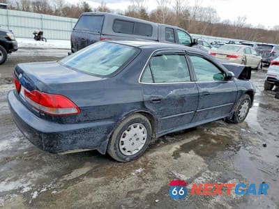 Trzecie zdjęcie samochodu z tyłu: 2002 HONDA ACCORD LX VIN:1HGCG56492A028958 - miniatura
