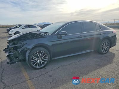 2022 TOYOTA CAMRY HYBRID XLE 4T1F31AK8NU583906 - główne zdjęcie licytacji z USA - miniatura