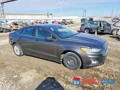Czwarte zdjęcie samochodu z boku: 2019 FORD FUSION SE VIN:3FA6P0HD1KR280596 - miniatura