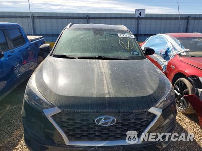 Piąte zdjęcie samochodu w środku: 2021 HYUNDAI TUCSON VALUE VIN:KM8J33A43MU307218 - miniatura