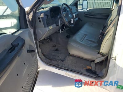 Zdjęcie 8 z 12 samochodu: 2006 FORD F550 SUPER DUTY UTILITY / SERVICE TRUCK VIN:1FDAF56P56ED35606 - miniatura