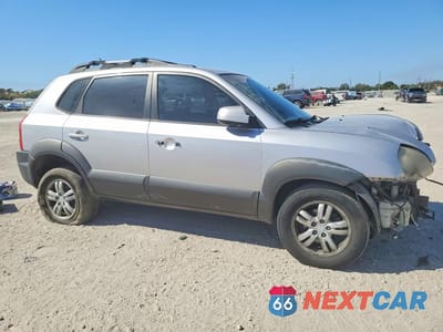 Czwarte zdjęcie samochodu z boku: 2006 HYUNDAI TUCSON GLS VIN:KM8JN12D46U323685 - miniatura