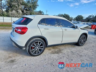Trzecie zdjęcie samochodu z tyłu: 2015 MERCEDES-BENZ GLA 250 VIN:WDCTG4EB3FJ109088 - miniatura