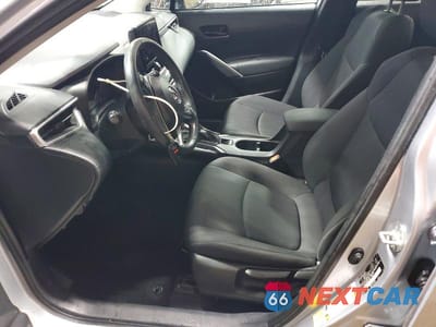 Zdjęcie 7 z 12 samochodu: 2023 TOYOTA COROLLA CROSS LE VIN:7MUCAABG8PV045064 - miniatura