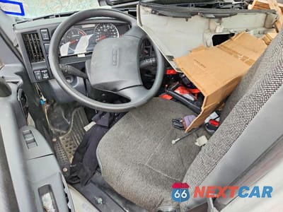 Zdjęcie 8 z 12 samochodu: 2023 ISUZU NPR XD FLATBED TRUCK VIN:JALC4W165P7K00766 - miniatura