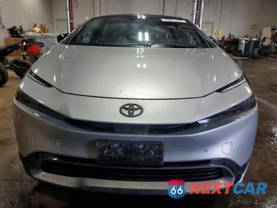 Piąte zdjęcie samochodu w środku: 2024 TOYOTA PRIUS LIMITED VIN:JTDADABU1R3024835 - miniatura