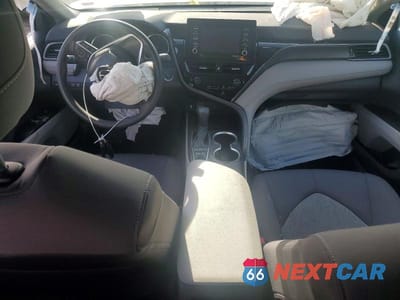 Zdjęcie 8 z 12 samochodu: 2023 TOYOTA CAMRY LE VIN:4T1C31AK9PU619947 - miniatura