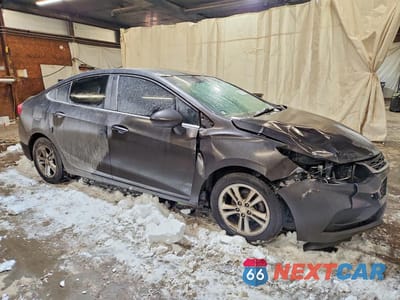 Czwarte zdjęcie samochodu z boku: 2017 CHEVROLET CRUZE LT VIN:1G1BE5SM3H7241893 - miniatura