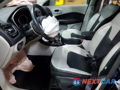 Zdjęcie 7 z 13 samochodu: 2019 JEEP COMPASS LIMITED VIN:3C4NJDCB6KT656393 - miniatura