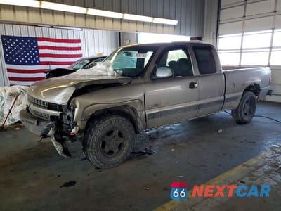 2001 CHEVROLET SILVERADO K1500 1GCEK19T51E117662 - główne zdjęcie licytacji z USA - miniatura