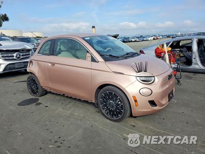 Czwarte zdjęcie samochodu z boku: 2024 FIAT 500 E LA PRIMA VIN:ZFAFFAC42RX208048 - miniatura