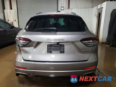 Zdjęcie 6 z 11 samochodu: 2022 MASERATI LEVANTE BASE VIN:ZN661XUA1NX383530 - miniatura