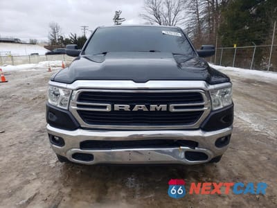 Piąte zdjęcie samochodu w środku: 2020 RAM 1500 BIG HORN VIN:1C6SRFBT1LN136578 - miniatura