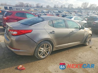 Trzecie zdjęcie samochodu z tyłu: 2013 KIA OPTIMA SX VIN:5XXGR4A66DG091231 - miniatura