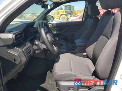 Zdjęcie 7 z 11 samochodu: 2025 TOYOTA TACOMA SR VIN:3TYKD5HN1ST033314 - miniatura