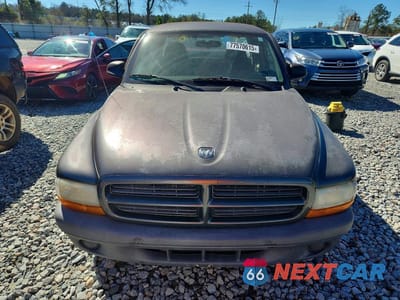 Piąte zdjęcie samochodu w środku: 2003 DODGE DAKOTA SXT VIN:1D7HL12X83S295969 - miniatura