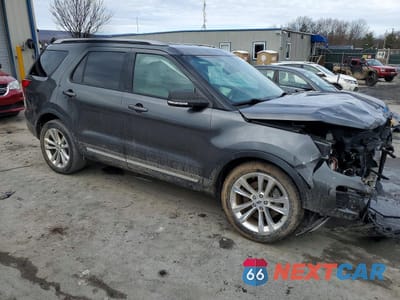 Czwarte zdjęcie samochodu z boku: 2019 FORD EXPLORER XLT VIN:1FM5K8D87KGA07161 - miniatura