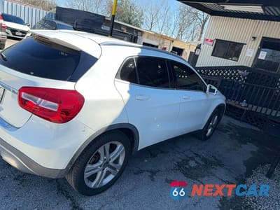 Czwarte zdjęcie samochodu z boku: 2018 MERCEDES-BENZ GLA 250 VIN:WDCTG4EB5JJ423561 - miniatura