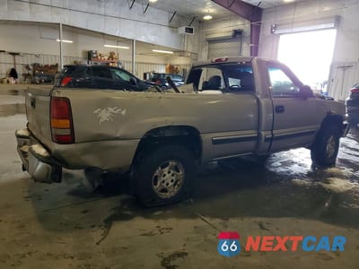 Trzecie zdjęcie samochodu z tyłu: 2001 CHEVROLET SILVERADO K1500 VIN:1GCEK14V71E193344 - miniatura