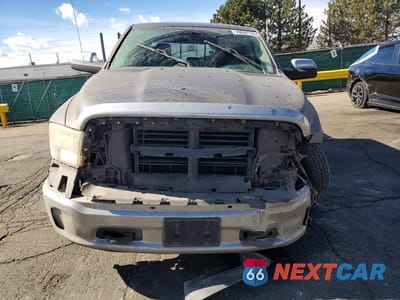 Piąte zdjęcie samochodu w środku: 2017 RAM 1500 SLT VIN:1C6RR7TT7HS729924 - miniatura