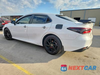 Drugie zdjęcie samochodu z przodu: 2023 TOYOTA CAMRY LE VIN:4T1C11AK4PU720139 - miniatura