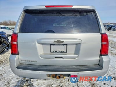 Zdjęcie 6 z 12 samochodu: 2017 CHEVROLET SUBURBAN K1500 LT VIN:1GNSKHKC2HR152062 - miniatura