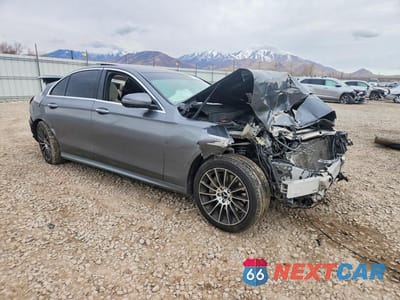 Czwarte zdjęcie samochodu z boku: 2017 MERCEDES-BENZ E 300 4MATIC VIN:WDDZF4KB9HA118863 - miniatura