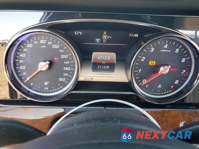 Zdjęcie 9 z 11 samochodu: 2018 MERCEDES-BENZ E 300 VIN:WDDZF4JB7JA387838 - miniatura