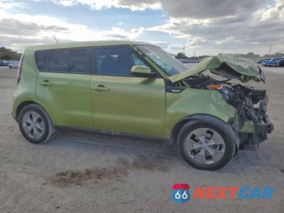 Czwarte zdjęcie samochodu z boku: 2016 KIA SOUL BASE VIN:KNDJN2A23G7872336 - miniatura