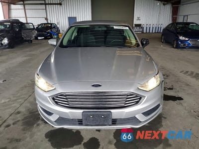 Piąte zdjęcie samochodu w środku: 2018 FORD FUSION SE VIN:3FA6P0HD0JR181136 - miniatura