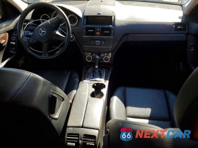 Zdjęcie 8 z 11 samochodu: 2009 MERCEDES-BENZ C 300 4MATIC VIN:WDDGF81X99R051809 - miniatura