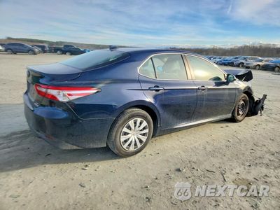 Trzecie zdjęcie samochodu z tyłu: 2020 TOYOTA CAMRY HYBRID LE VIN:4T1L31AKXLU526509 - miniatura
