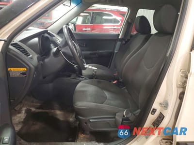 Zdjęcie 7 z 13 samochodu: 2012 KIA SOUL BASE VIN:KNDJT2A51C7454190 - miniatura